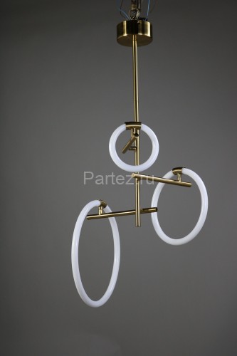 Потолочная люстра Zortes ZRS.01043.03