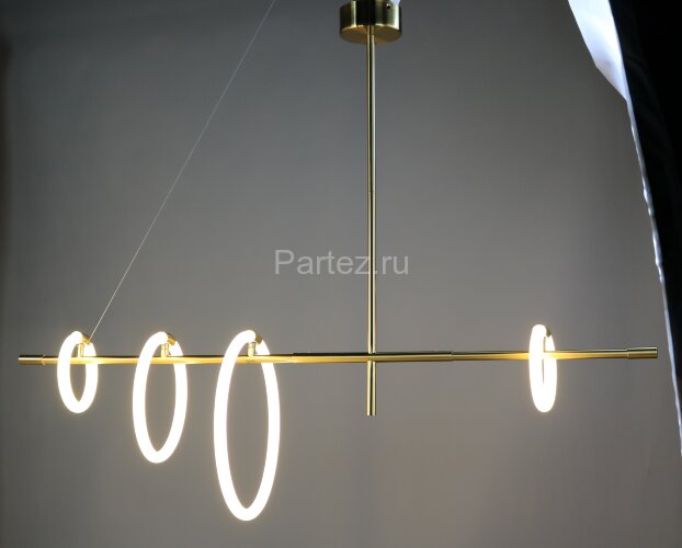 Потолочная люстра Zortes ZRS.01043.04